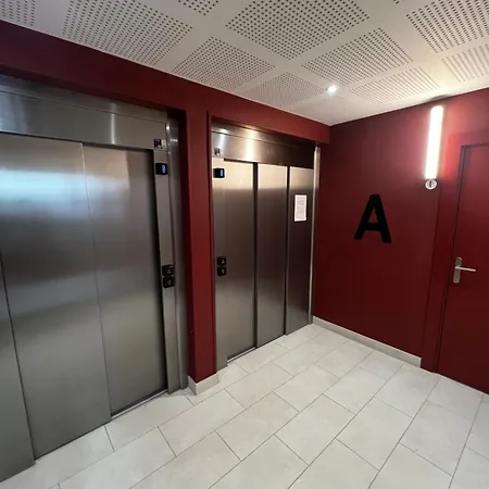 Modern Close To Paris And *